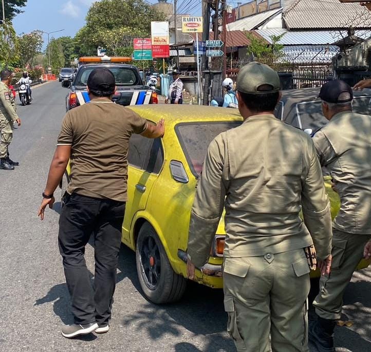 Terparkir Lama ditertibkan 