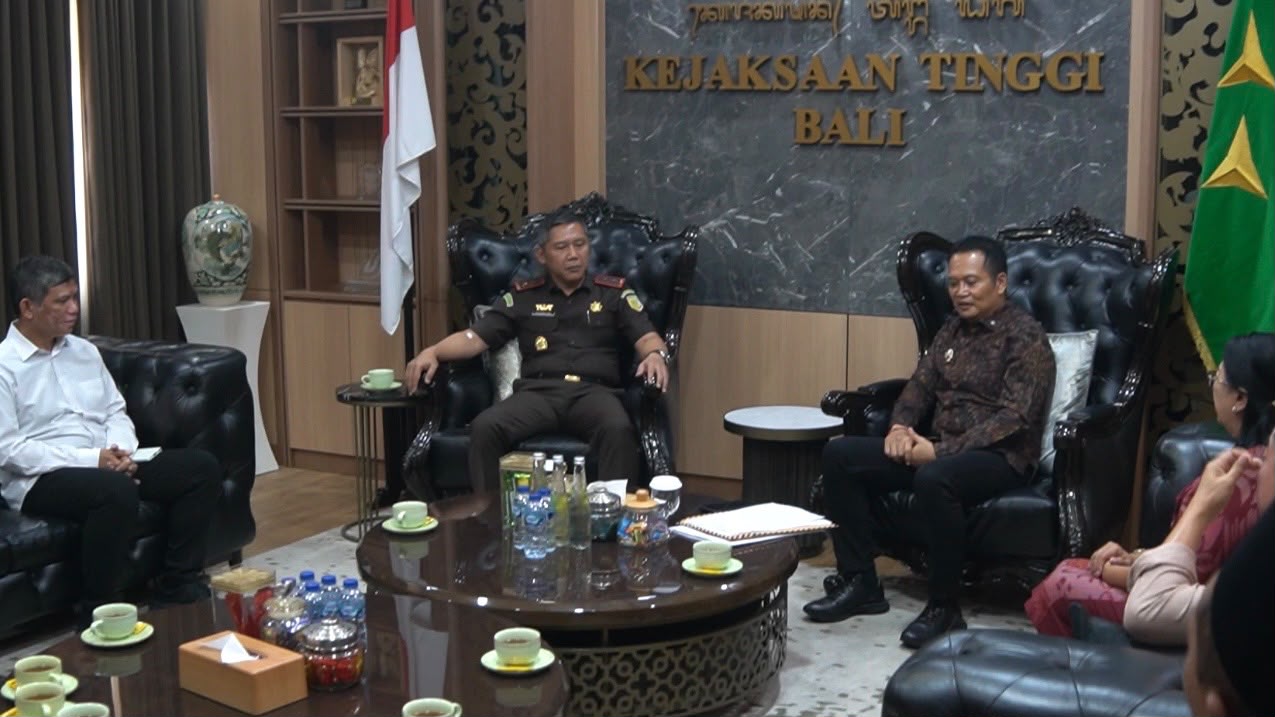 Bupati Jembrana Temui Kajati 