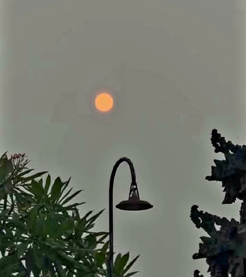 Langit kelabu 