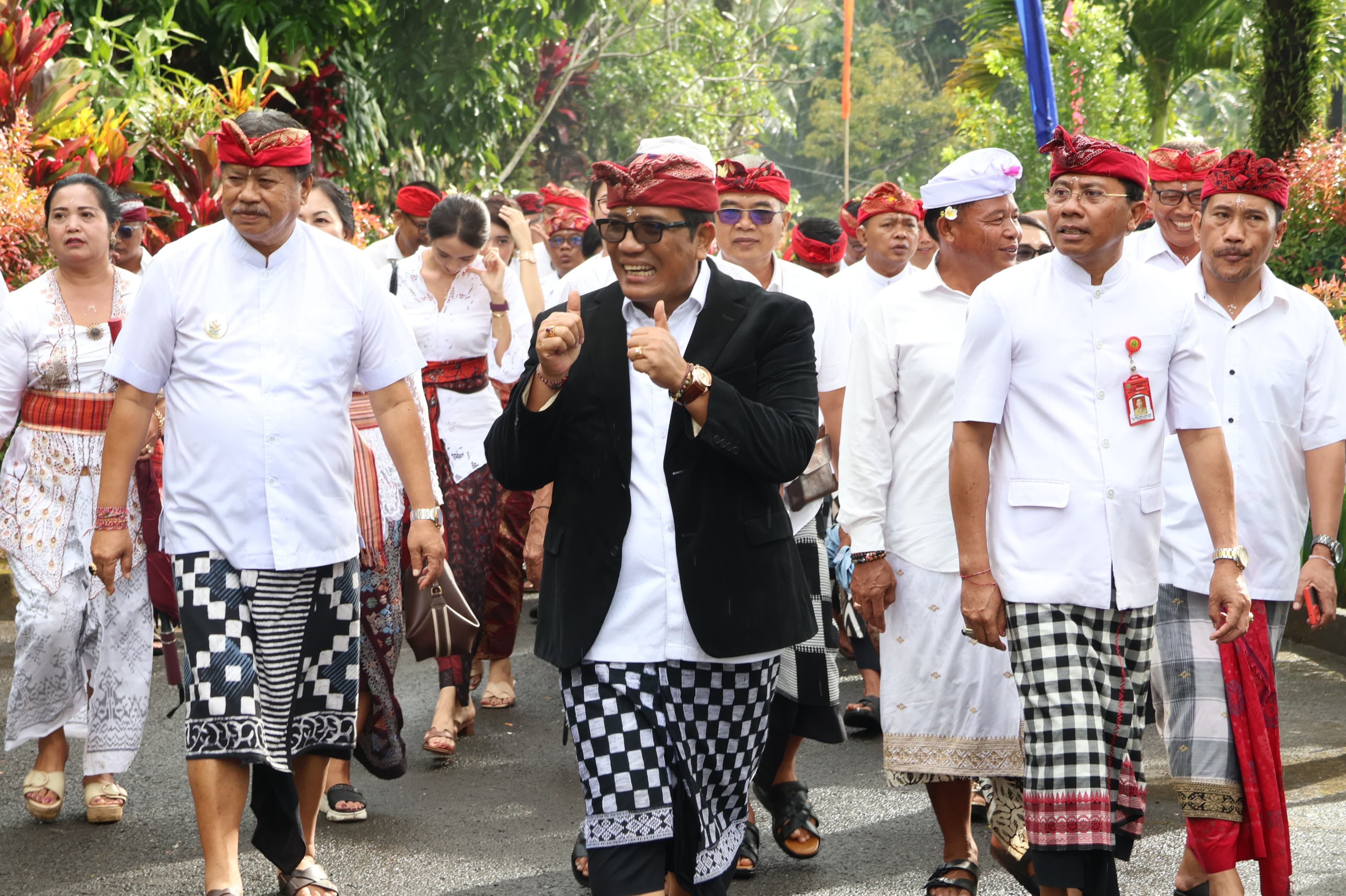 karya besar di Desa Lalanglinggah dan Desa Kelating