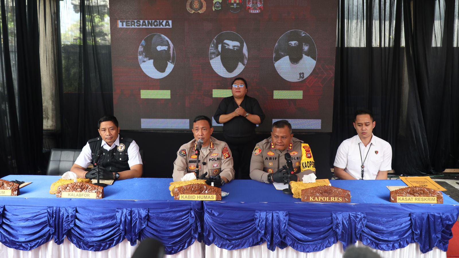 Kabid Humas Polda Bali Kombes Ariasandy dan Kapolres Badung AKBP M Arif Batubara