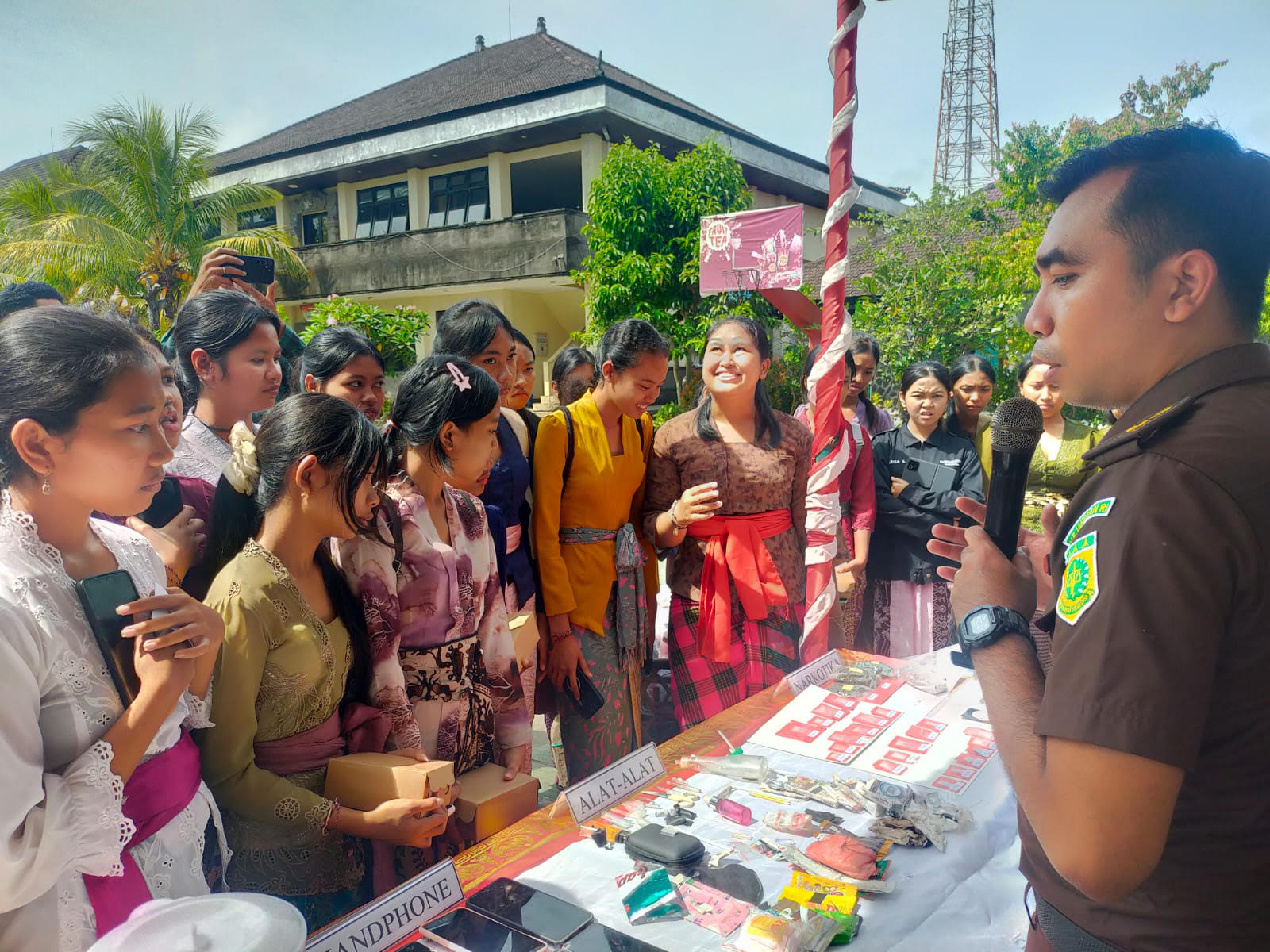 Musnahkan barang bukti