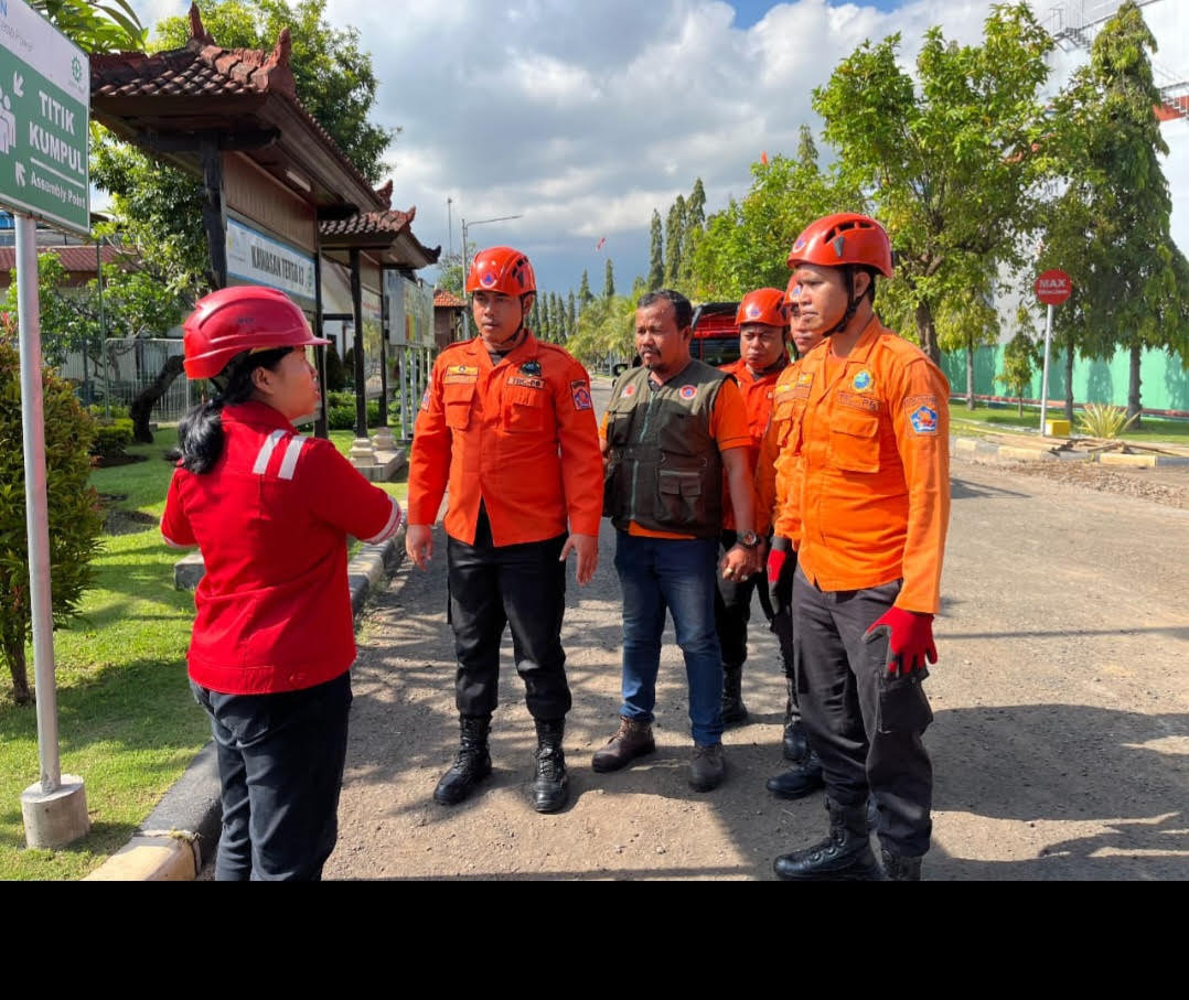 SIMULASI - PLTGU Pemaron menggelar simulasi tanggap bencana pada Jumat (24/4/2026). 