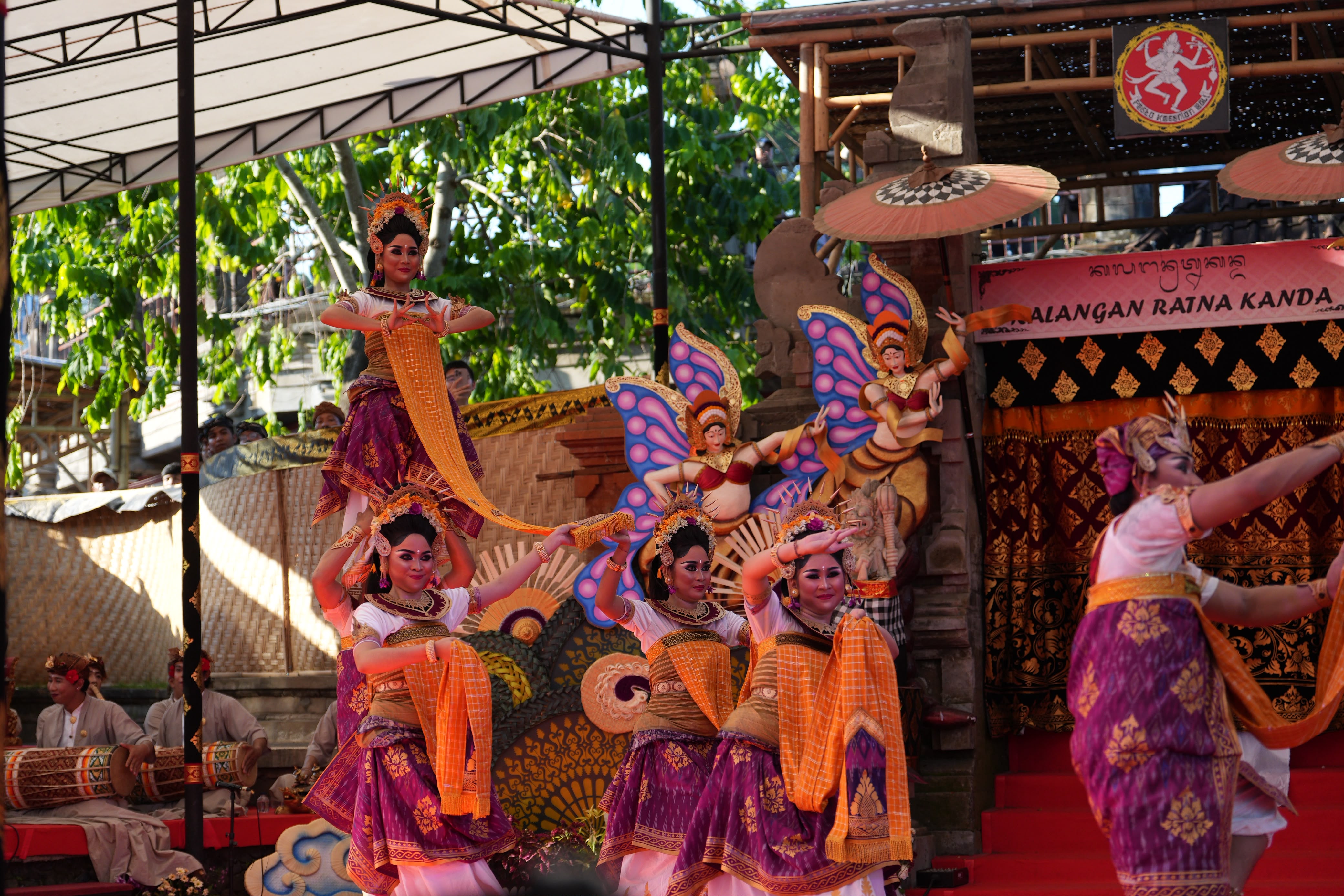 seni tari