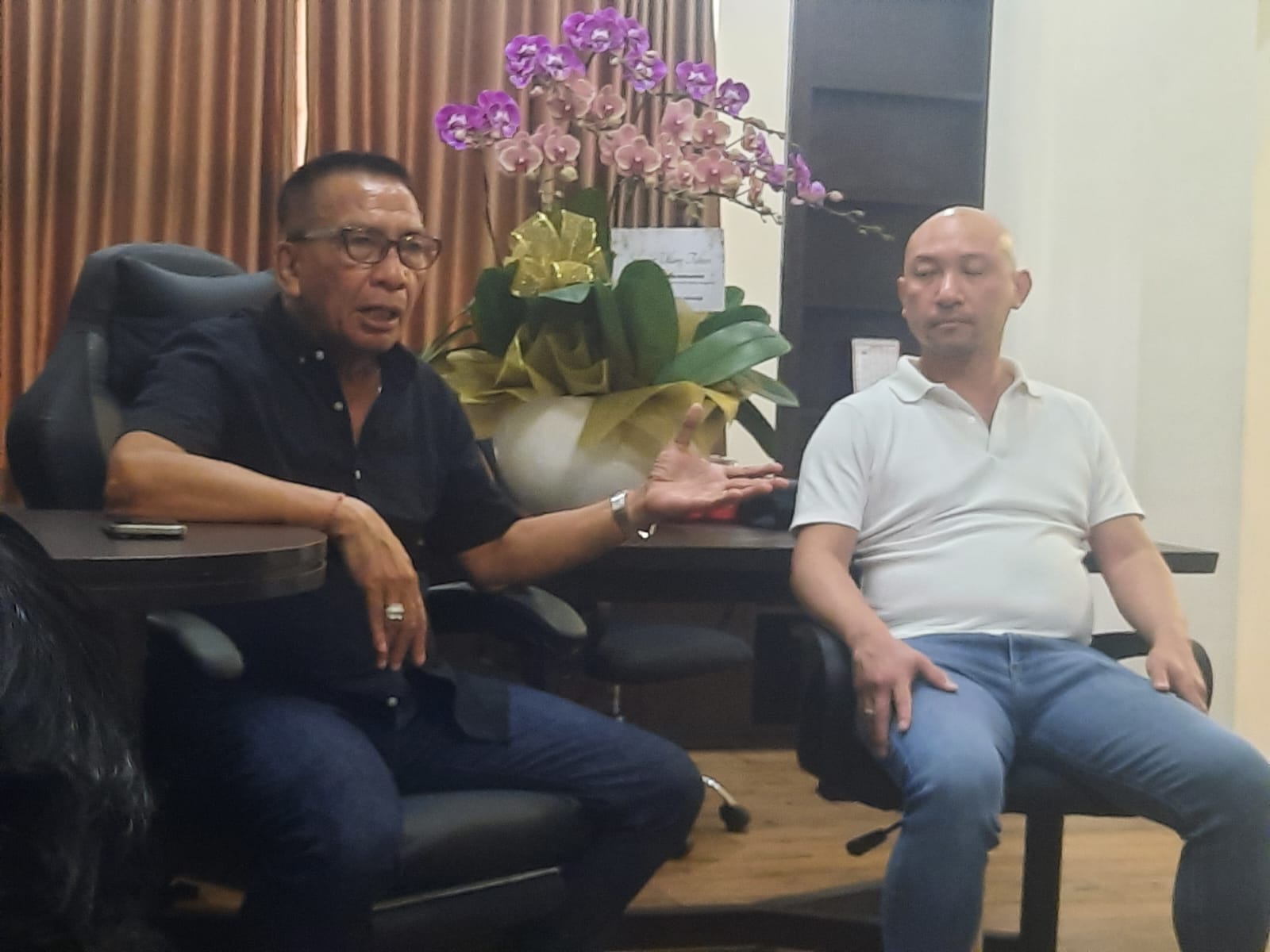 Nyoman Gde “Punglik” Sudiantara (kiri)