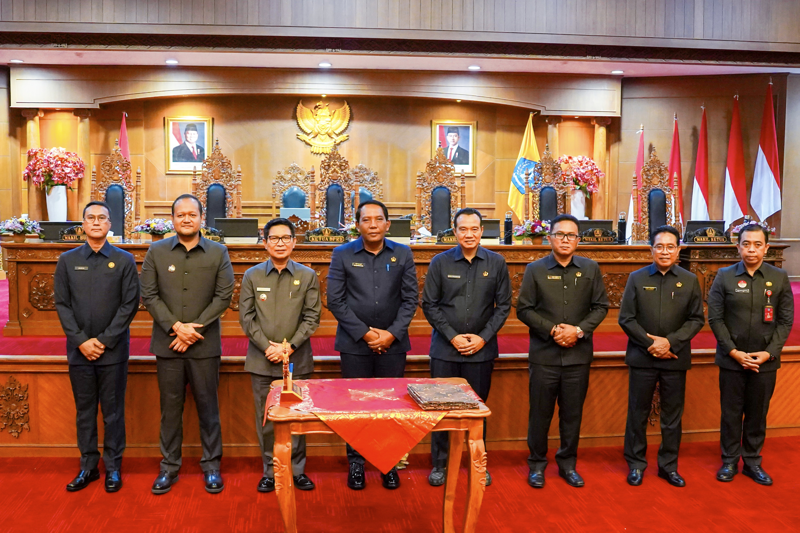 rapat paripurna