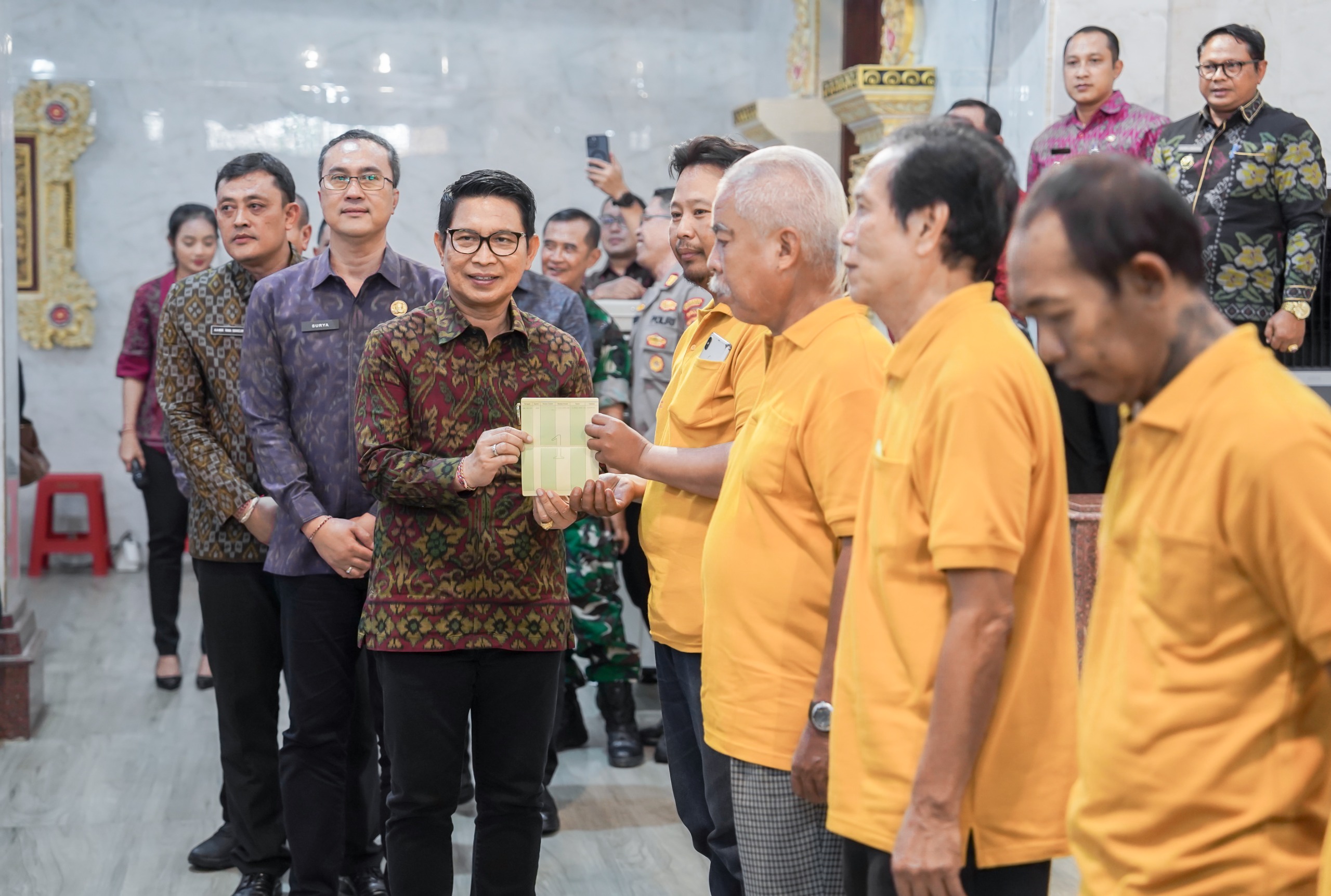 bantuan sosial