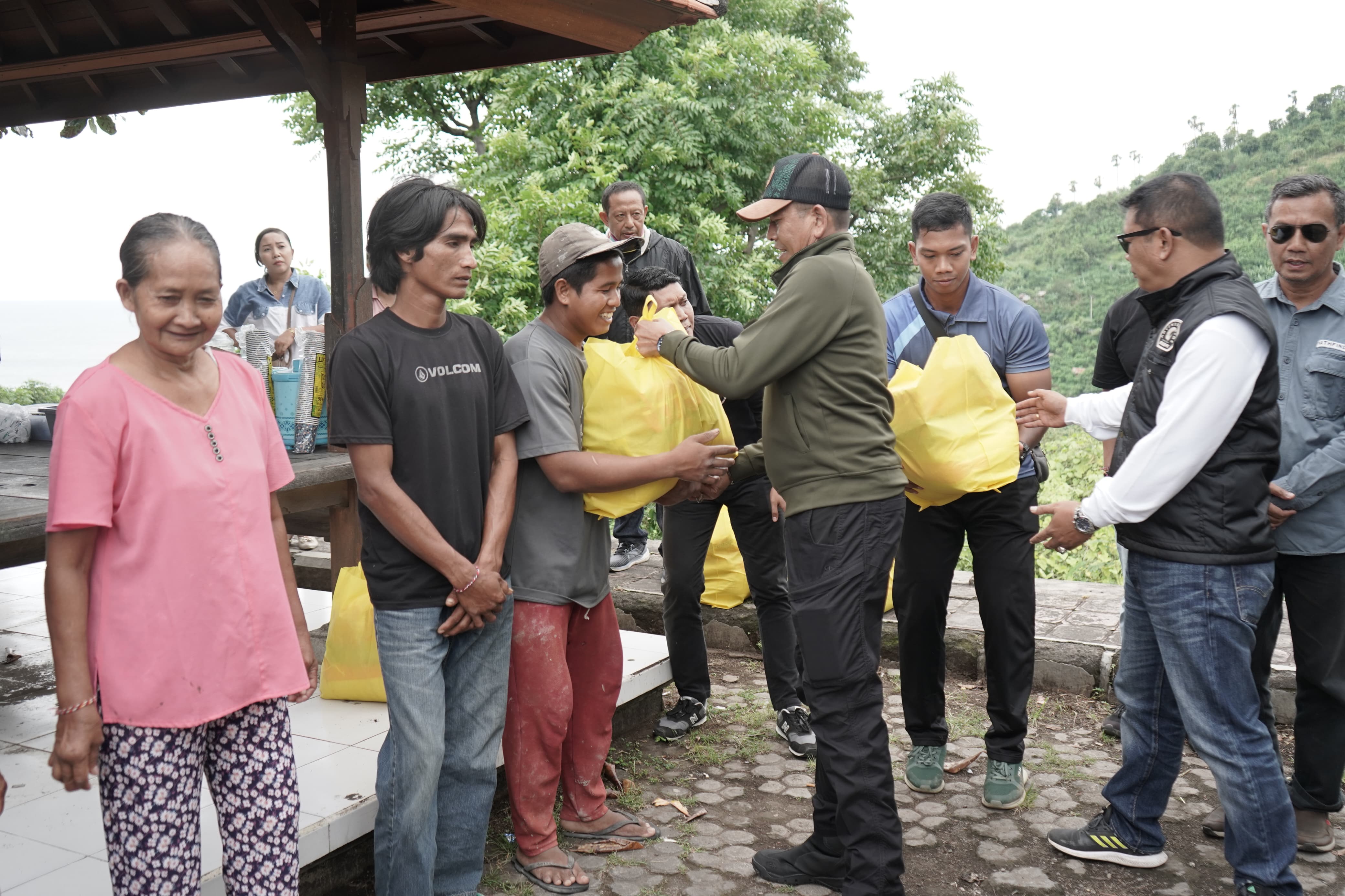 Bupati karangasem meninjau TPA Butus