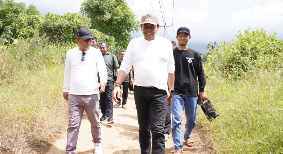 meninjau akses jalan