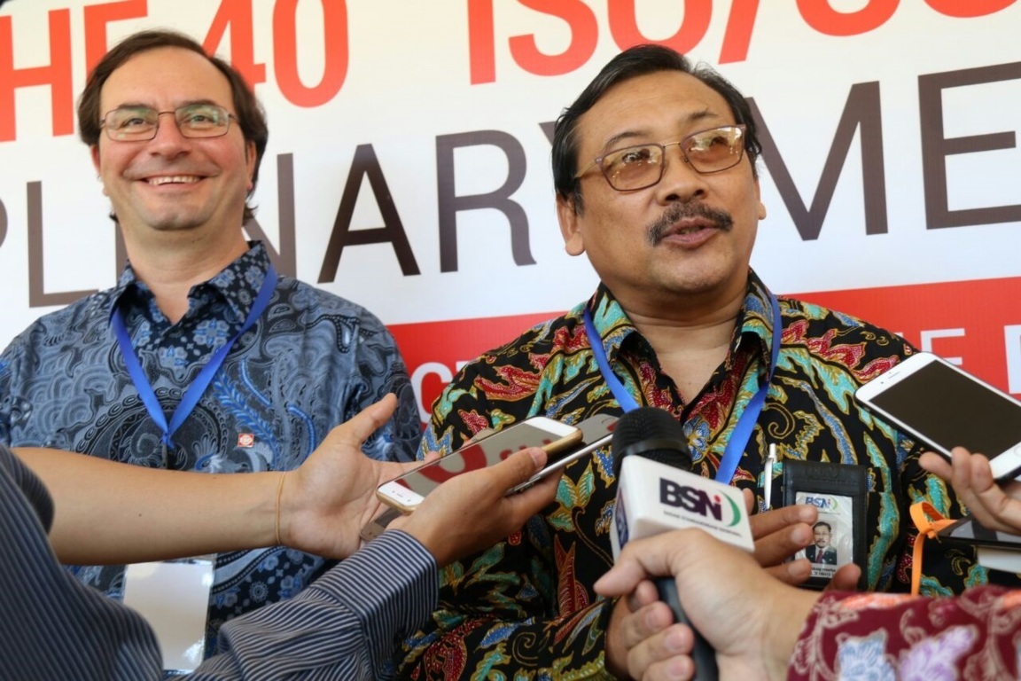 Sergio Mujica (kiri) dan Bambang Prasetya