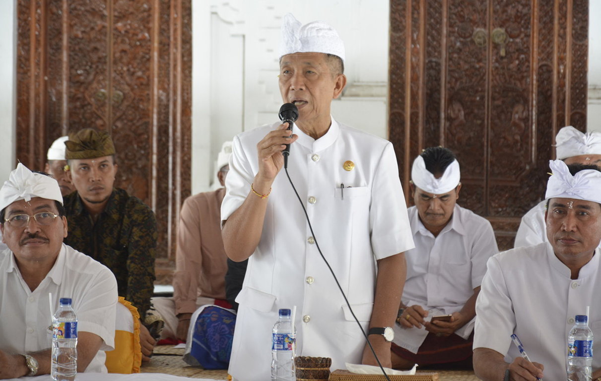 Gubernur Bali Made Mangku Pastika