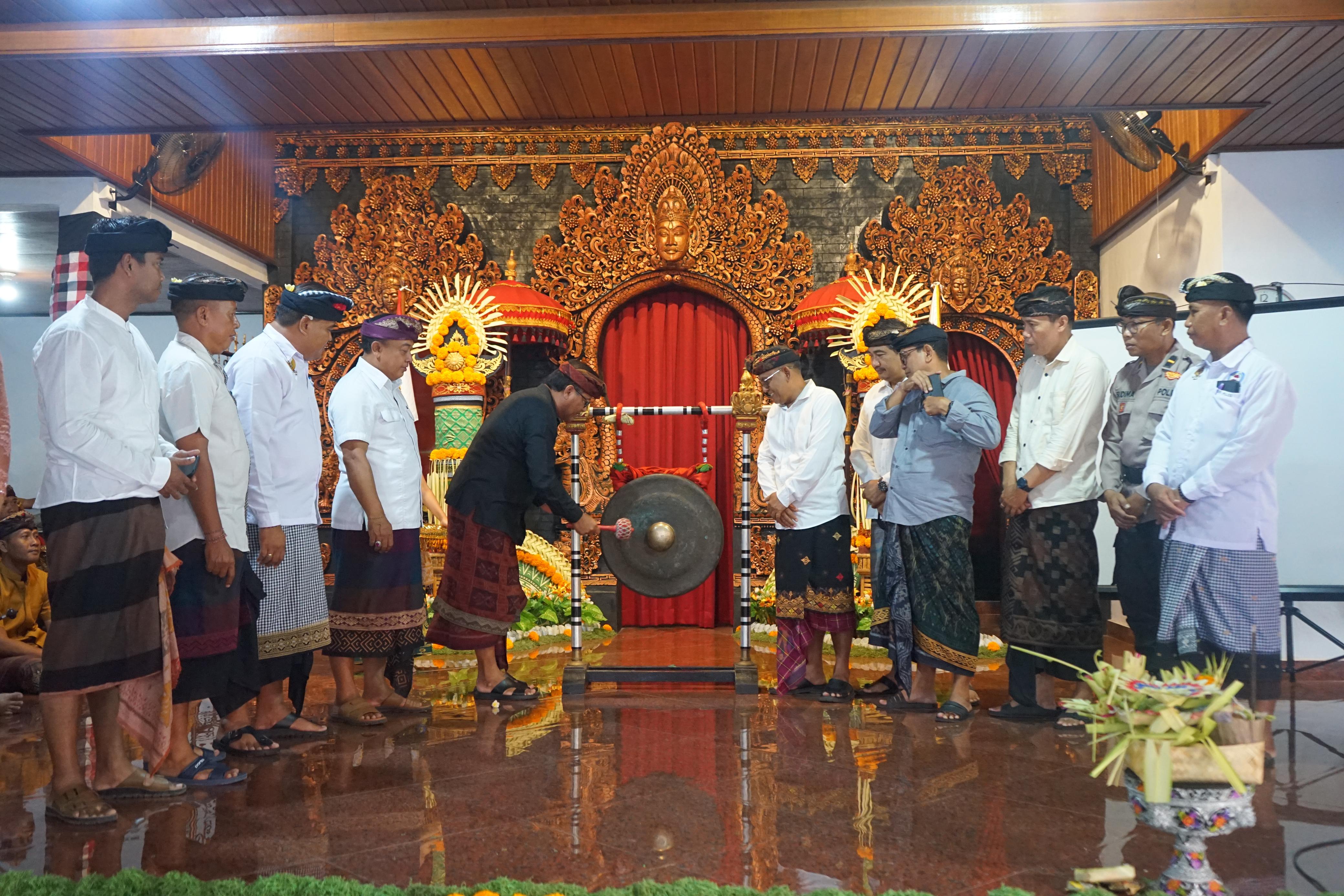 lomba megender, 