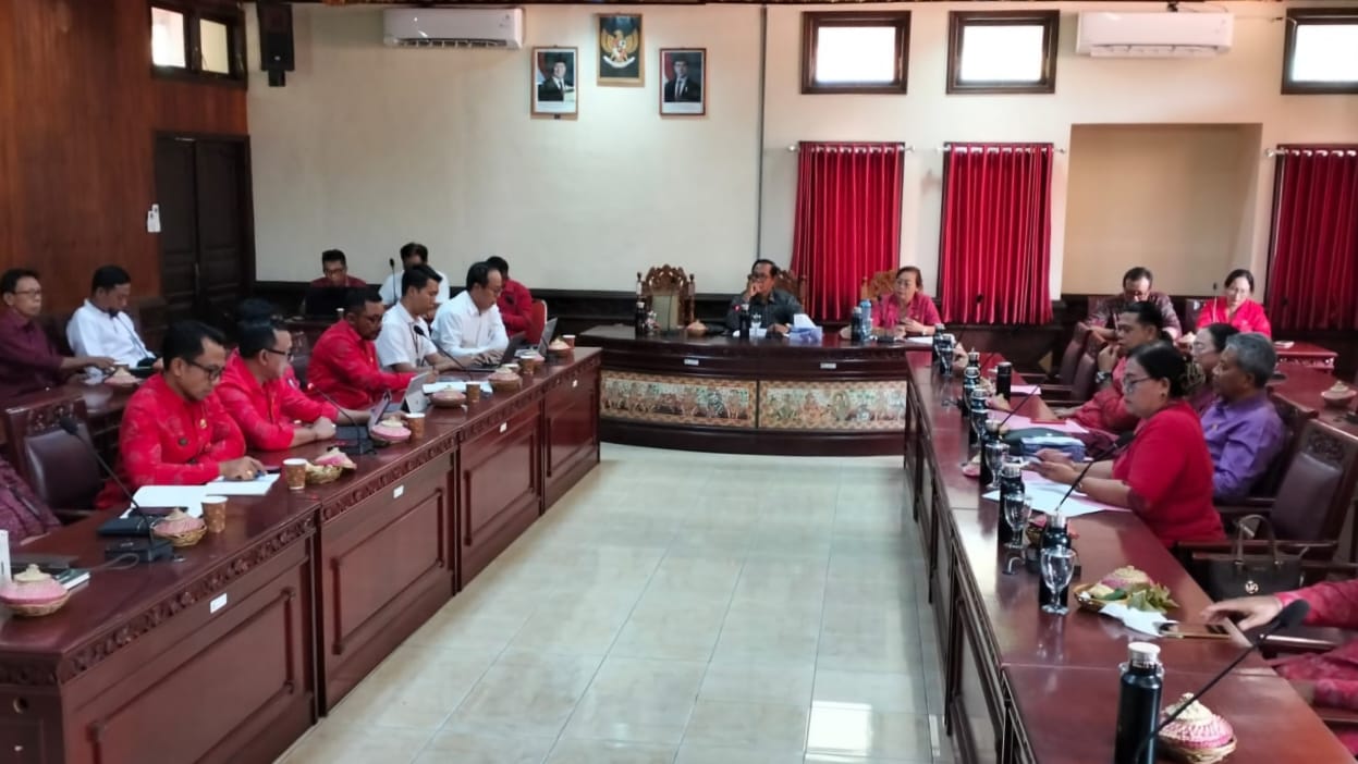 Rapat kerja Komisi IV DPRD Tabana