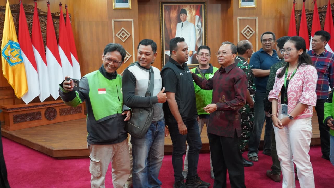 Gubernur dan ojol di Bali