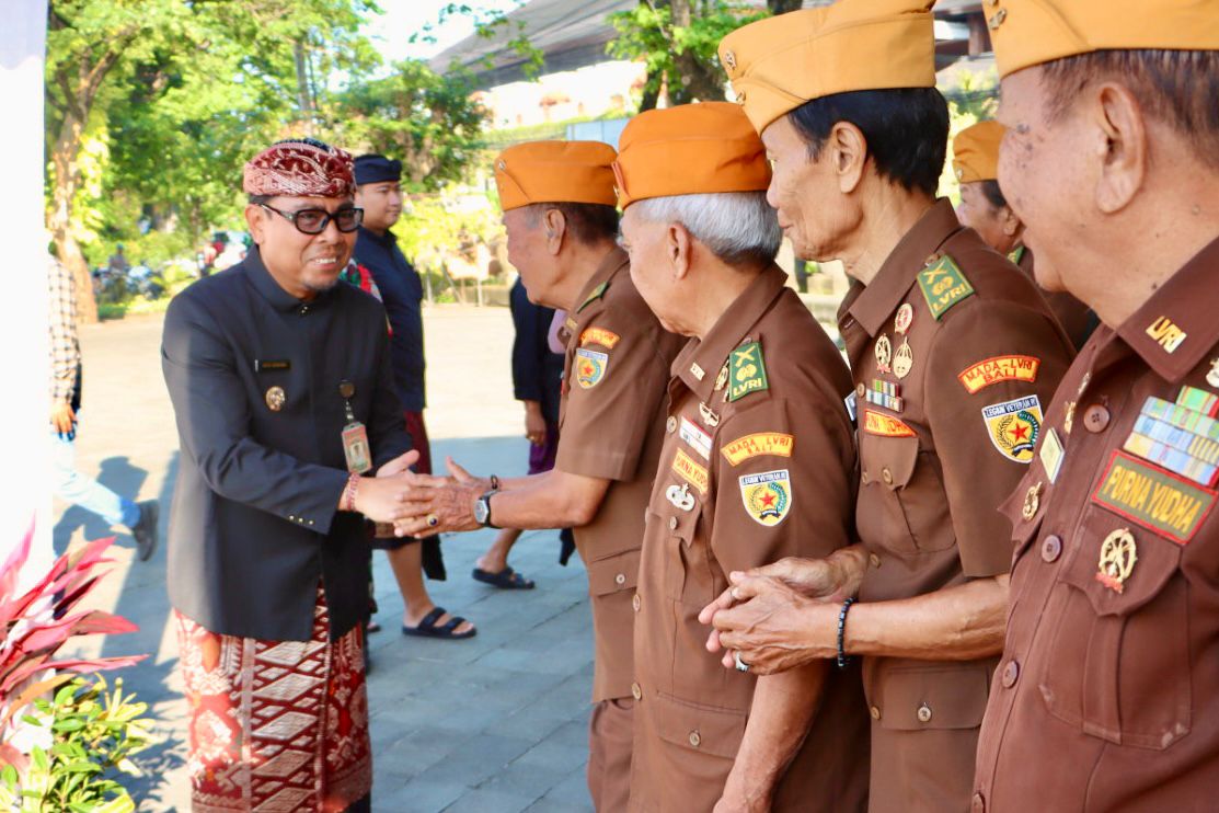 wawali denpasar bersama para veteran
