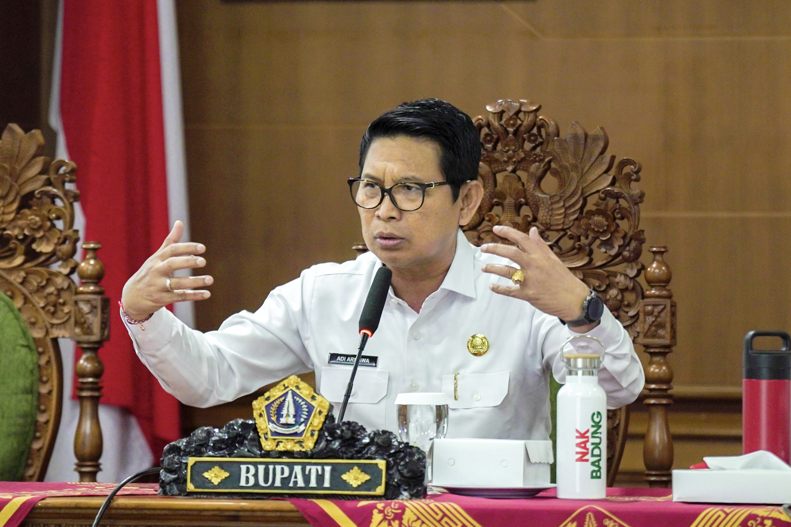 Bupati Adi Arnawa