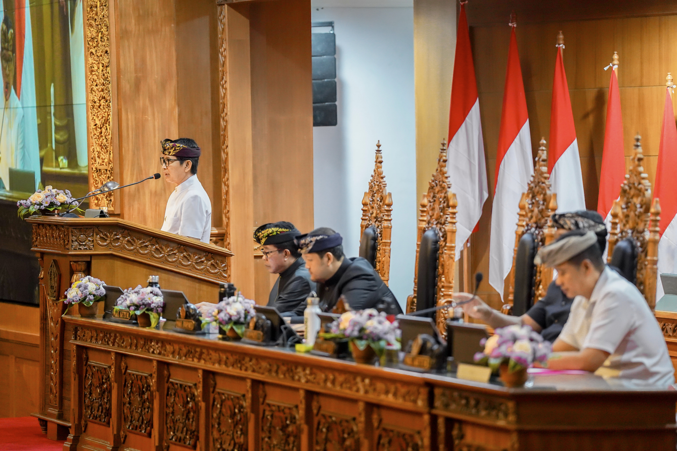 rapat paripurna
