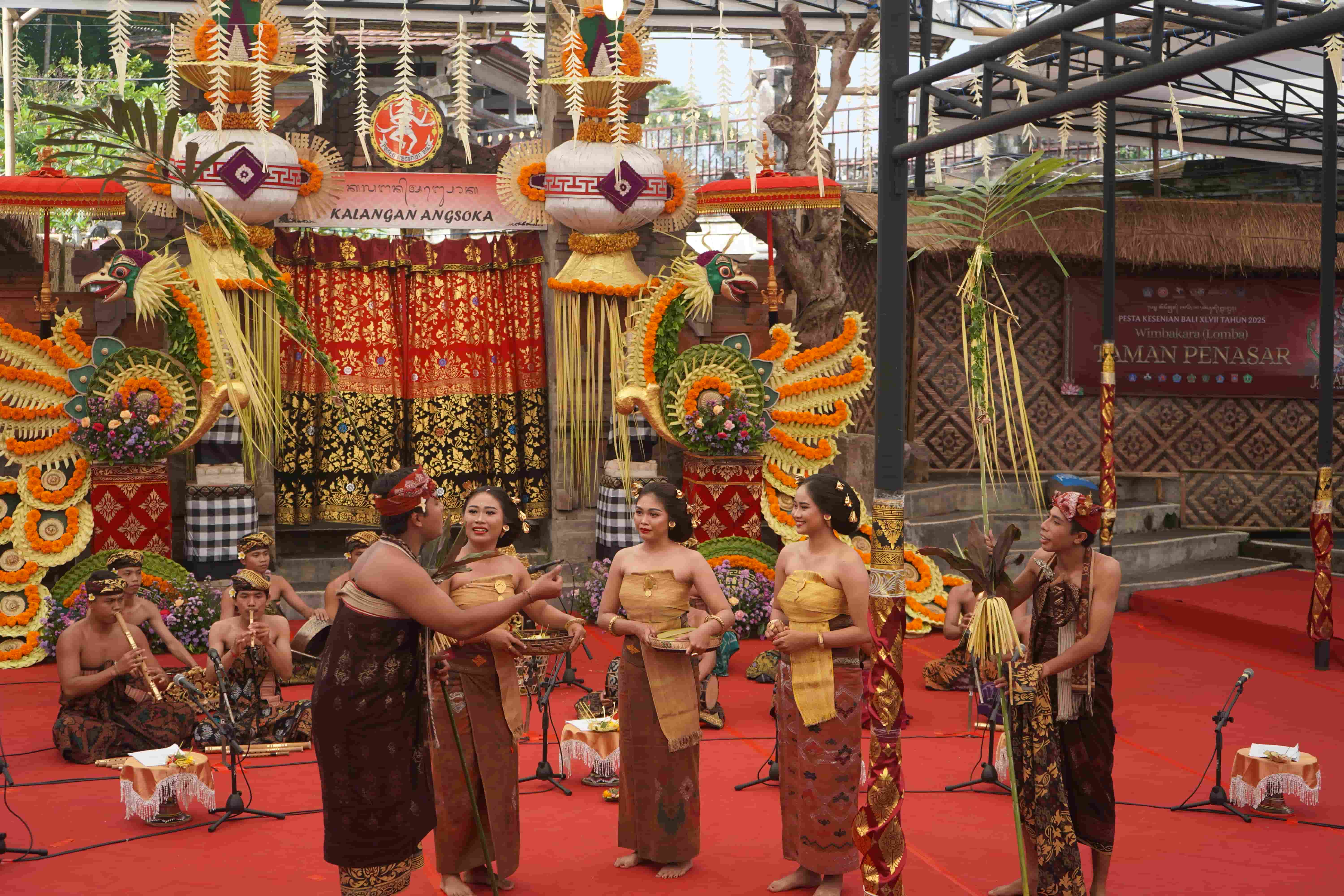 Pesta kesenian Bali