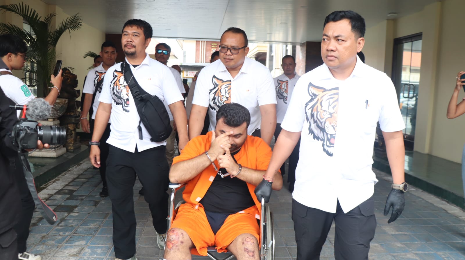 bule rampok money changer