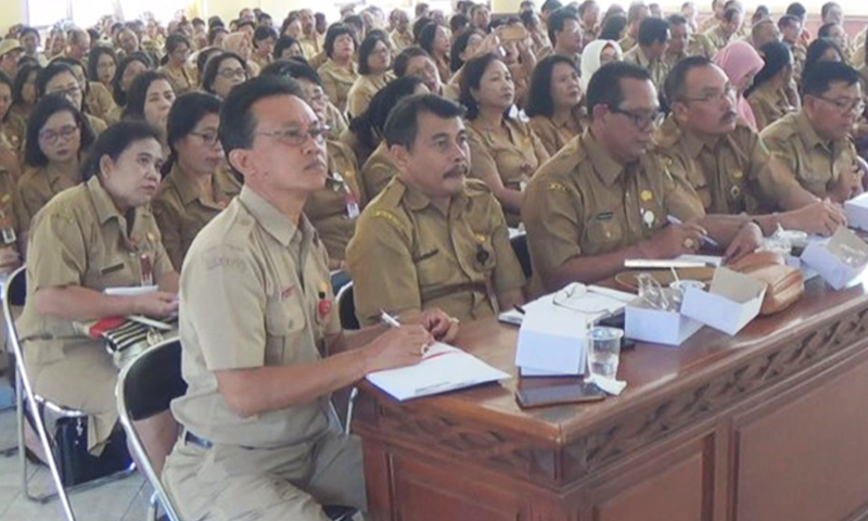 Rentan Pungli, Sekolah Dilarang Jual Seragam dan Tarik Pungutan