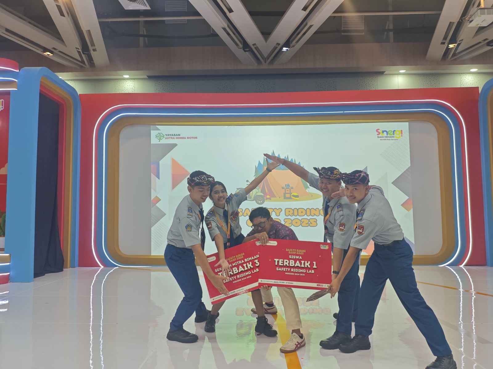 SMA Bali Mandara