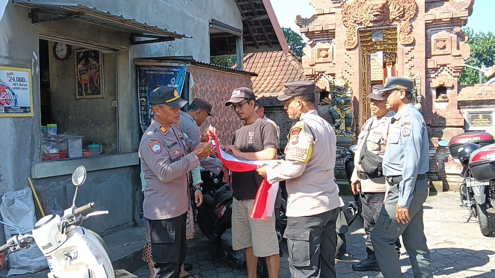 pengibaran merah putih