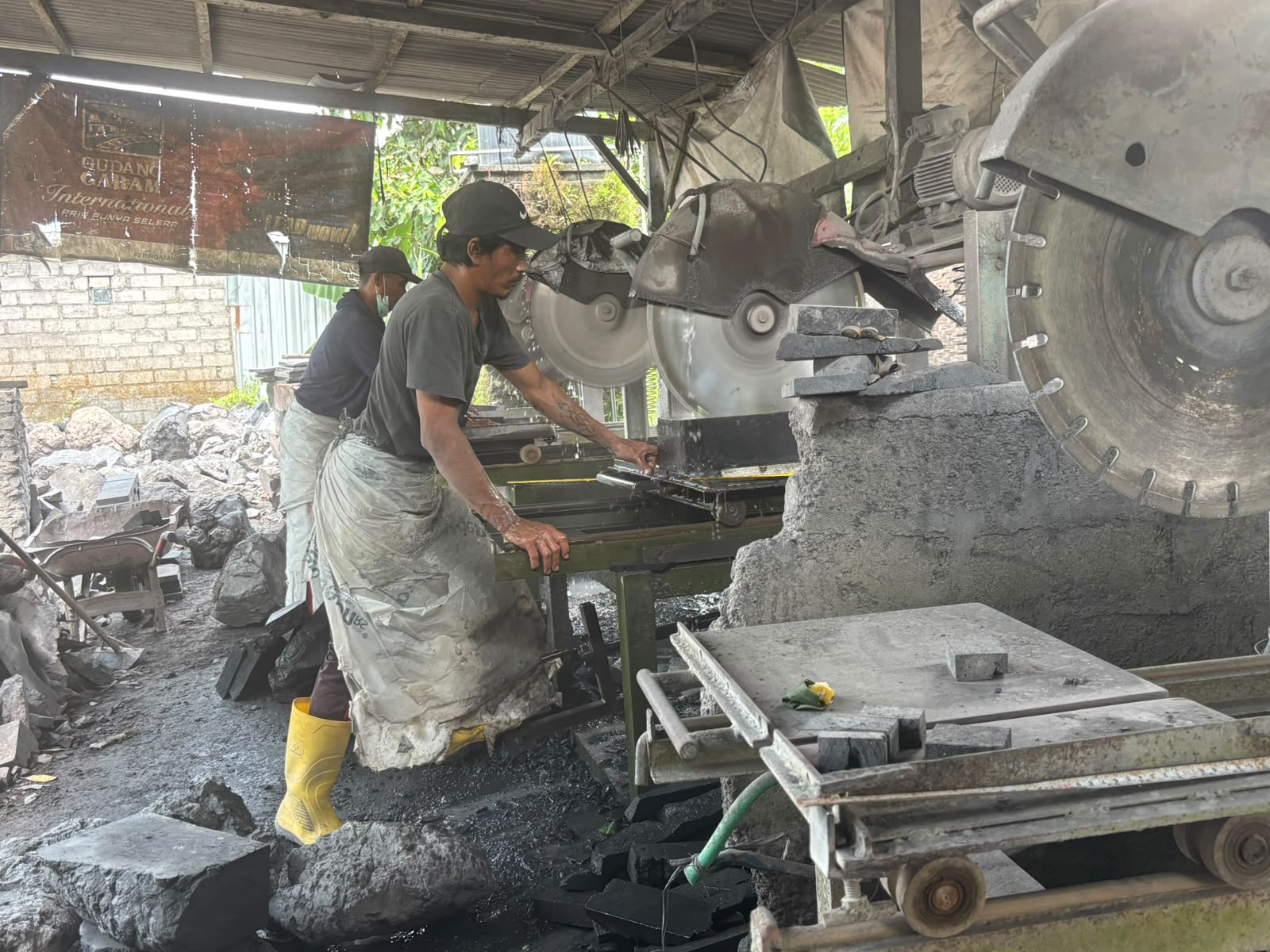 tukang batu