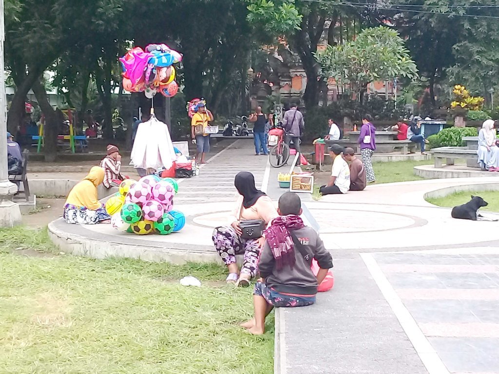 pedagang liar