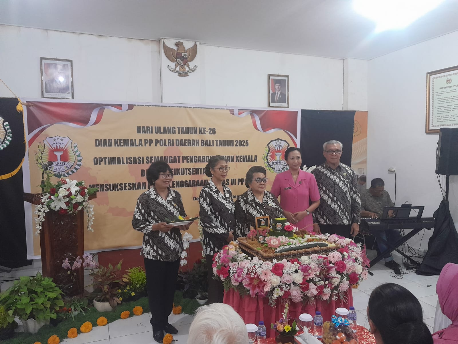 HUT