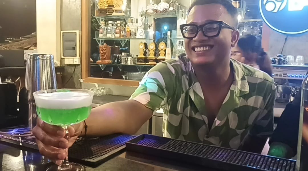 bar
