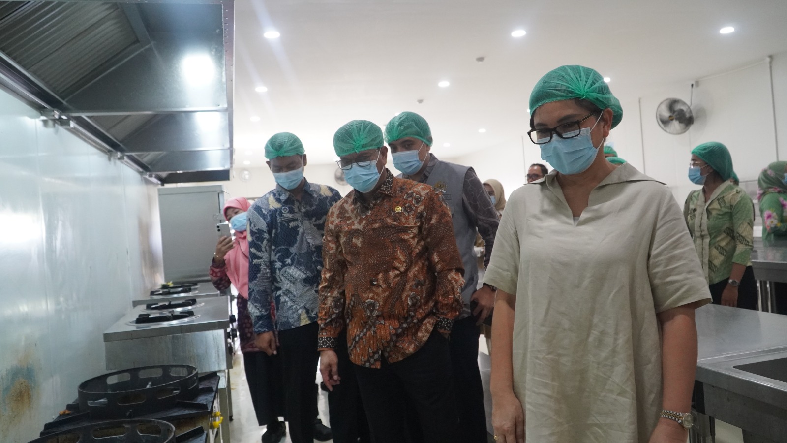 makan bergisi gratis