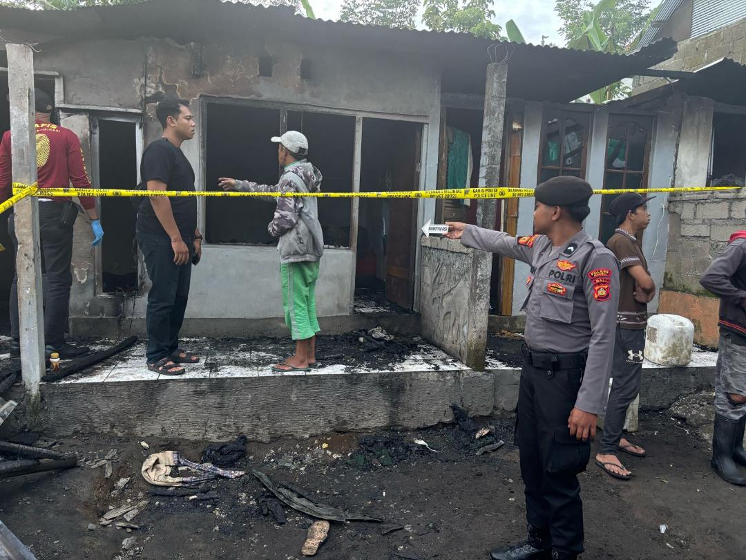 rumah terbakar