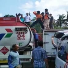 Sopir Terjebak dalam Tangki Pertamina