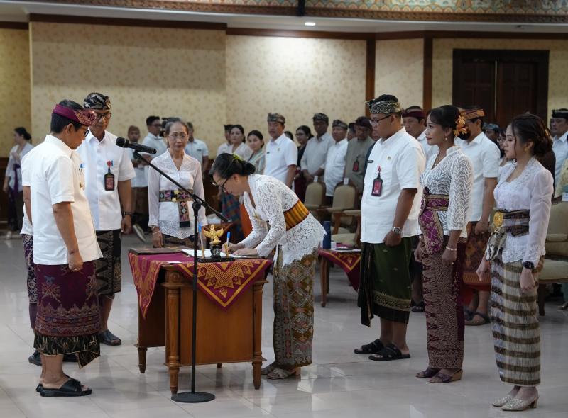 Lantik 163 Pejabat Pemkab Badung, Bupati Adi Arnawa Tekankan Kinerja, Tanggung Jawab dan Amanah dalam Menjalankan Tugas