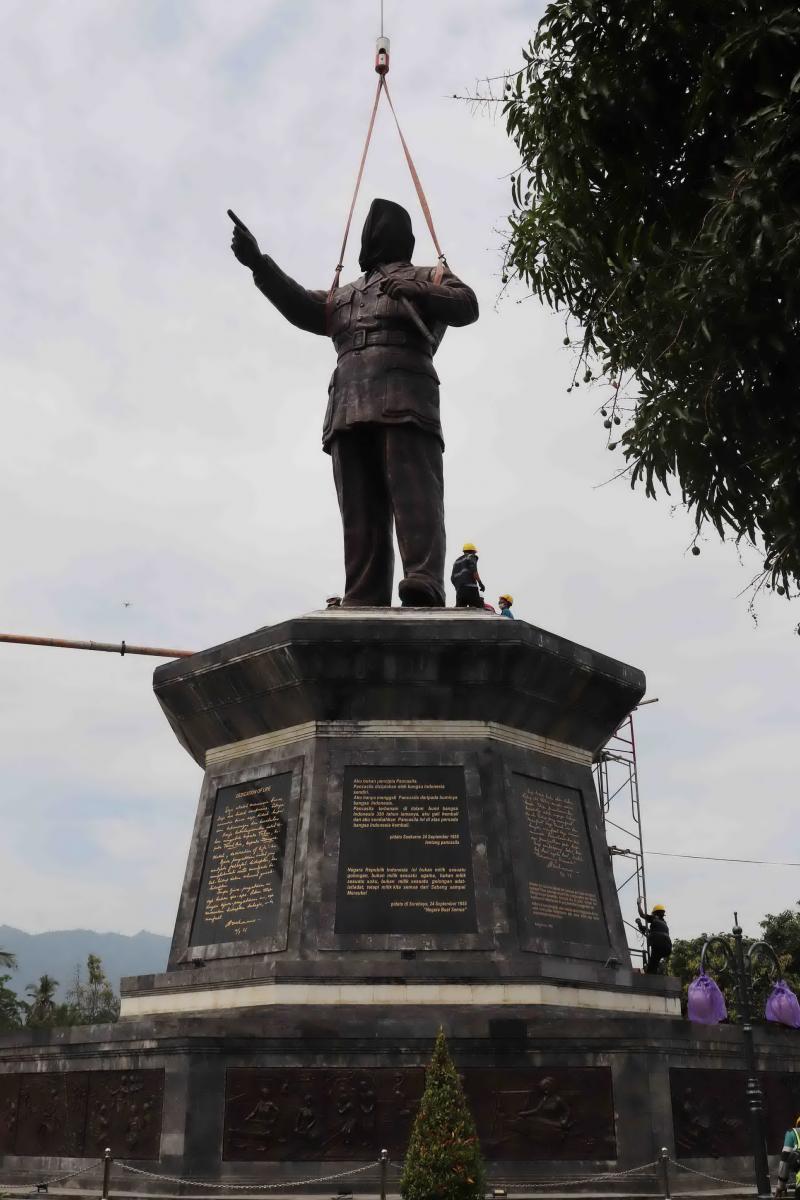 Patung Bung Karno Setinggi 14 Meter Hiasi Taman Bung Karno, Sukasada ...