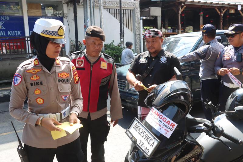 Langgar Parkir, Puluhan Kendaraan Kena Tilang Elektronik di Ubud