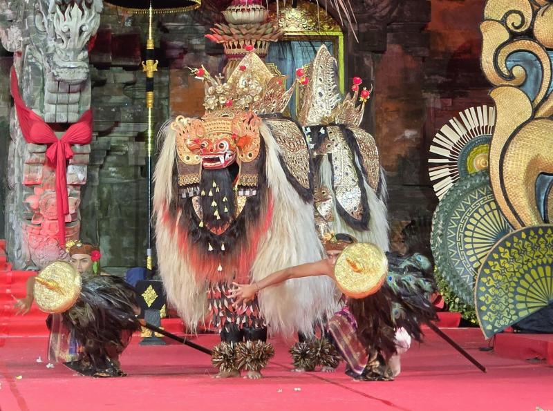 Barong Ket Duta Bangli Hipnotis Ribuan Penonton