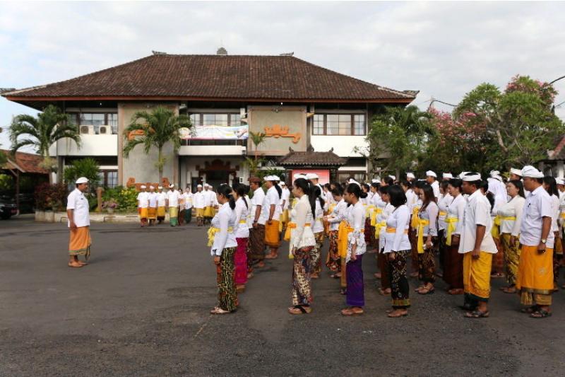 Seluruh ASN agar Memakai Busana Adat  Setiap  Kamis  Bali  