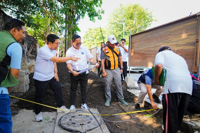 Bupati Badung dan Ketua DPRD Tinjau Penataan Pedestrian Pantai Kuta, Siapkan Kawasan Wisata yang Nyaman dan Berkelas