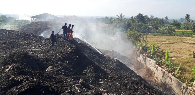 Dideadline Demo Damkar Gabungan Bombardir Gunung Sampah 