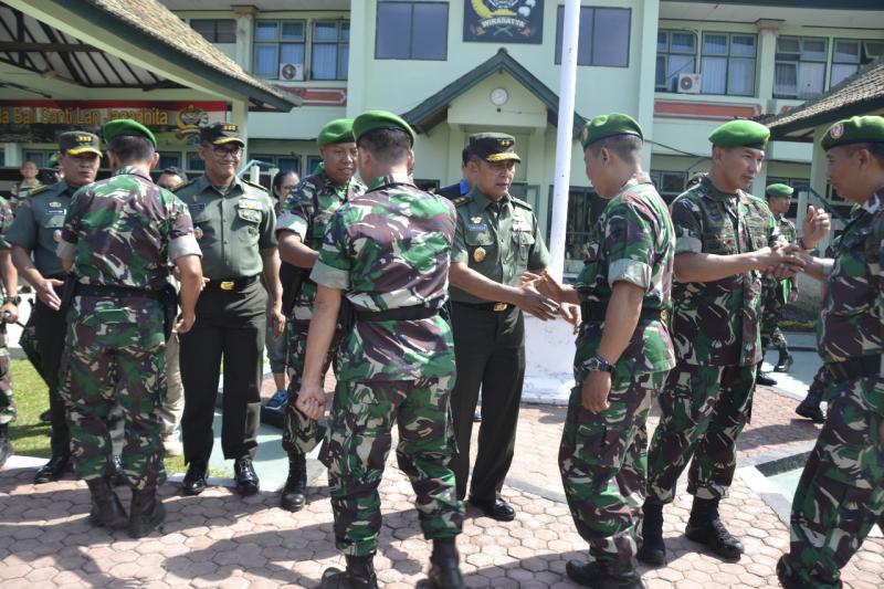 Pangdam Lepas Puluhan Prajurit Ke Papua Dan Maluku Bali Tribune