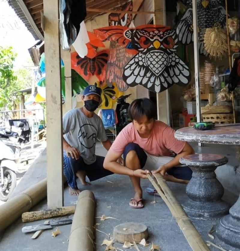 Terimbas Covid 19 Perajin Bambu  Beralih ke Layangan 