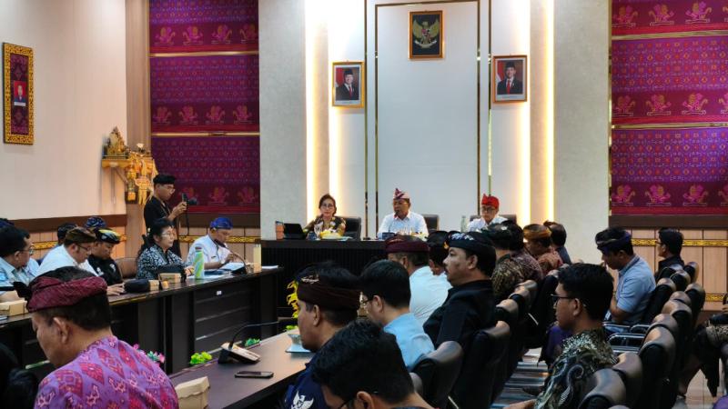 Kebut Pemulihan Pascabencana di Banjar dan Seririt, Bupati Buleleng Prioritaskan Kebutuhan Dasar Jelang Nyepi