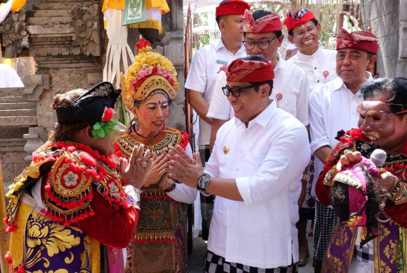 Bupati Tabanan Apresiasi Semangat Krama Panti Bendesa Manik Mas ...