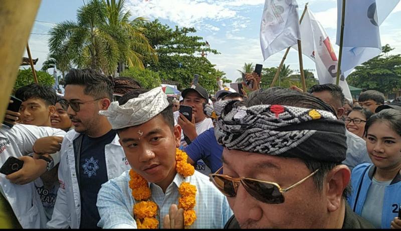 Tiba Di Buleleng, Gibran Janji Bandara Bali Utara Akan Dibangun | Bali ...