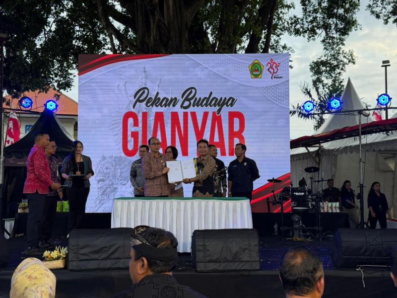 Disnaker Gelar Job Fair di Alun-Alun Kota Gianyar, Diikuti 21 Perusahaan