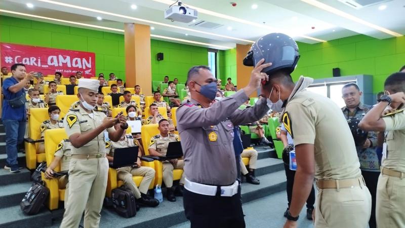 Ratusan Siswa POLTRADA Bali Ikuti Seminar Safety Riding Astra Motor ...