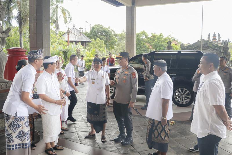 Kapolda Bali Sambangi Puspem Badung Di Hari Pertama Kerja | Bali Tribune