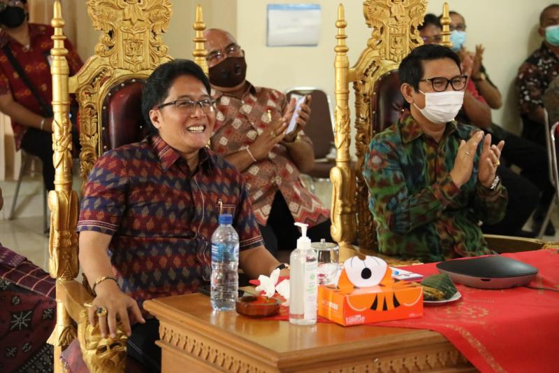 Bupati Giri Prasta Ikuti Acara Pencanangan Pelaksanaan Program Desa ...