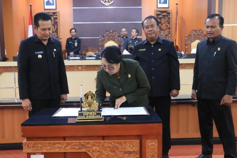 DPRD Jembrana Tetapkan Dua Perda